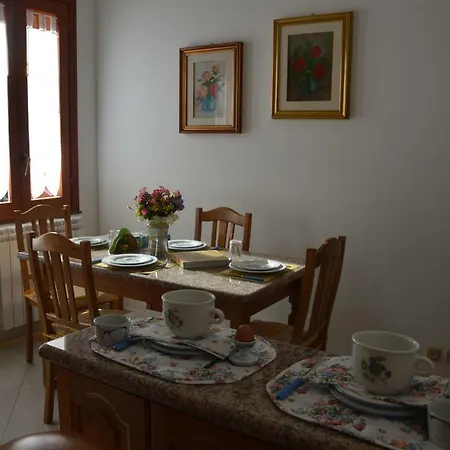 Vicolo Del Chiostro *