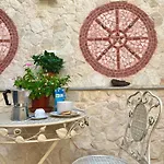 Vicolo Del Chiostro 3* Aci SantʼAntonio